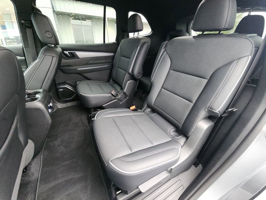 Used 2025 Buick Enclave Preferred AWD/4WD image 22