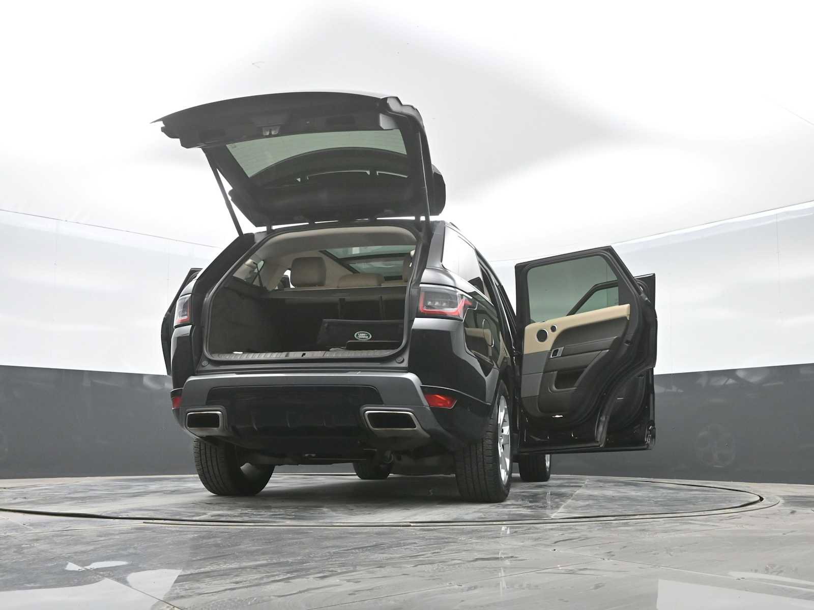 Used 2018 Land Rover Range Rover Sport HSE image 32