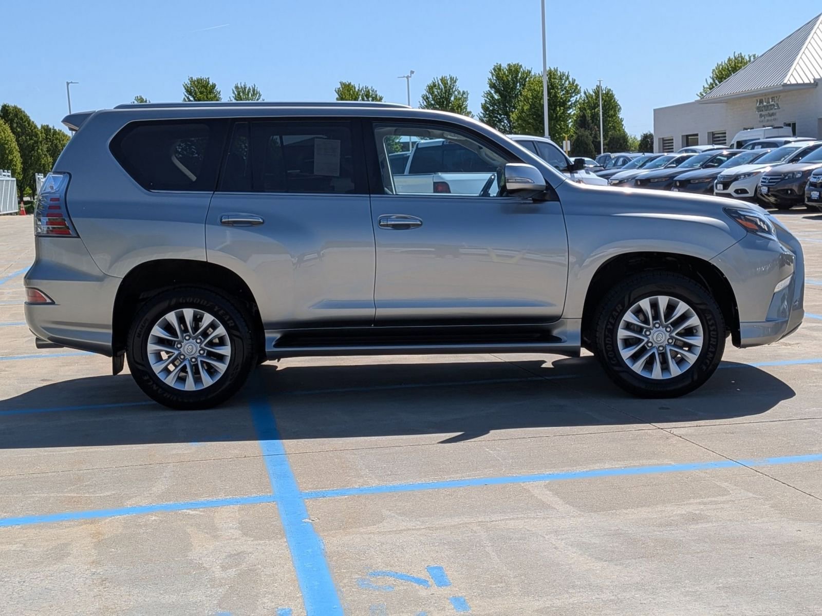 Used 2021 Lexus GX 460 Premium w/ Premium Package AWD/4WD image 5