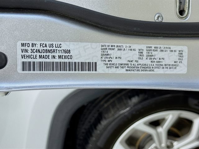 Used 2024 Jeep Compass Latitude AWD/4WD image 30