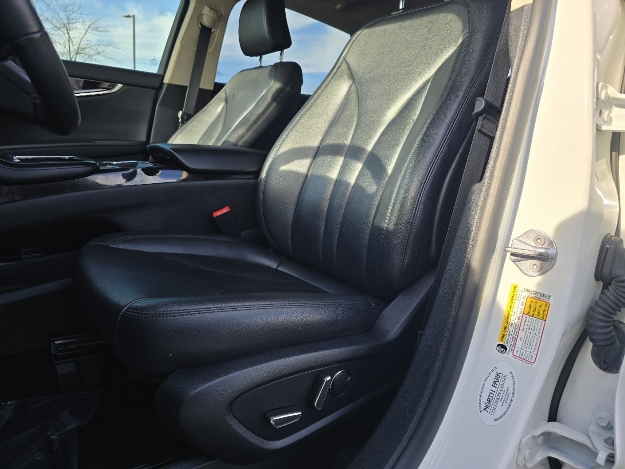 Used 2022 Lincoln Nautilus FWD image 21