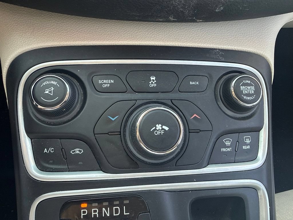Used 2016 Chrysler 200 Limited FWD image 19