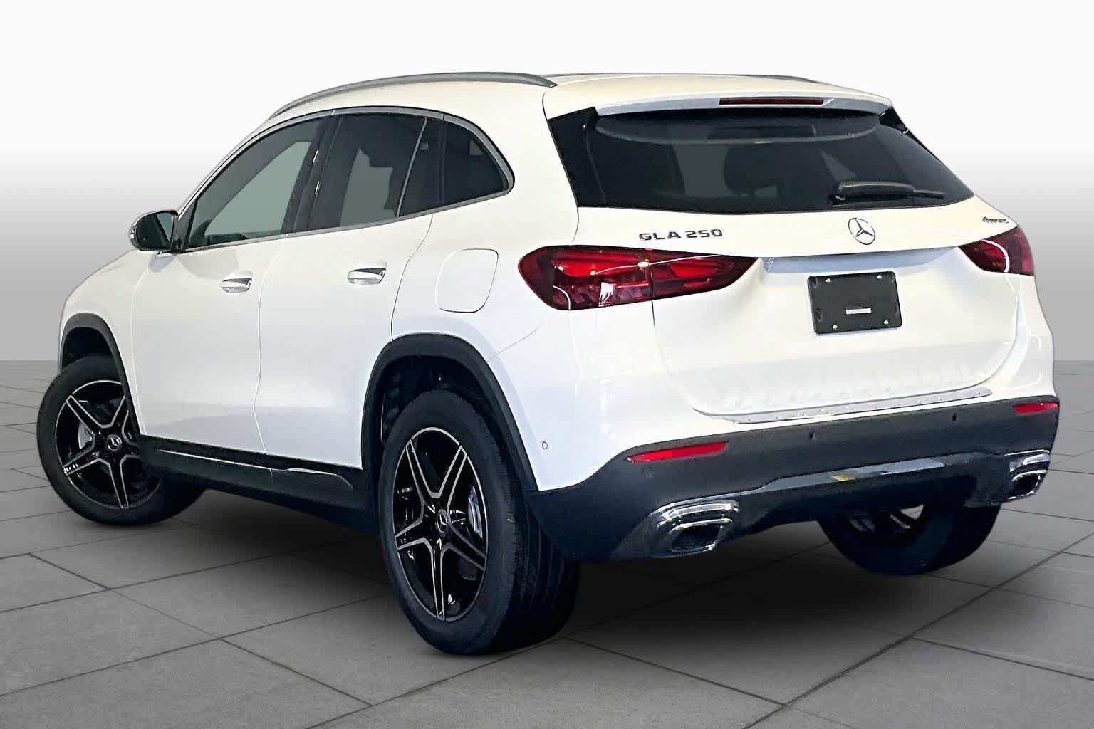 New 2026 Mercedes-Benz GLA 250 4MATIC image 3