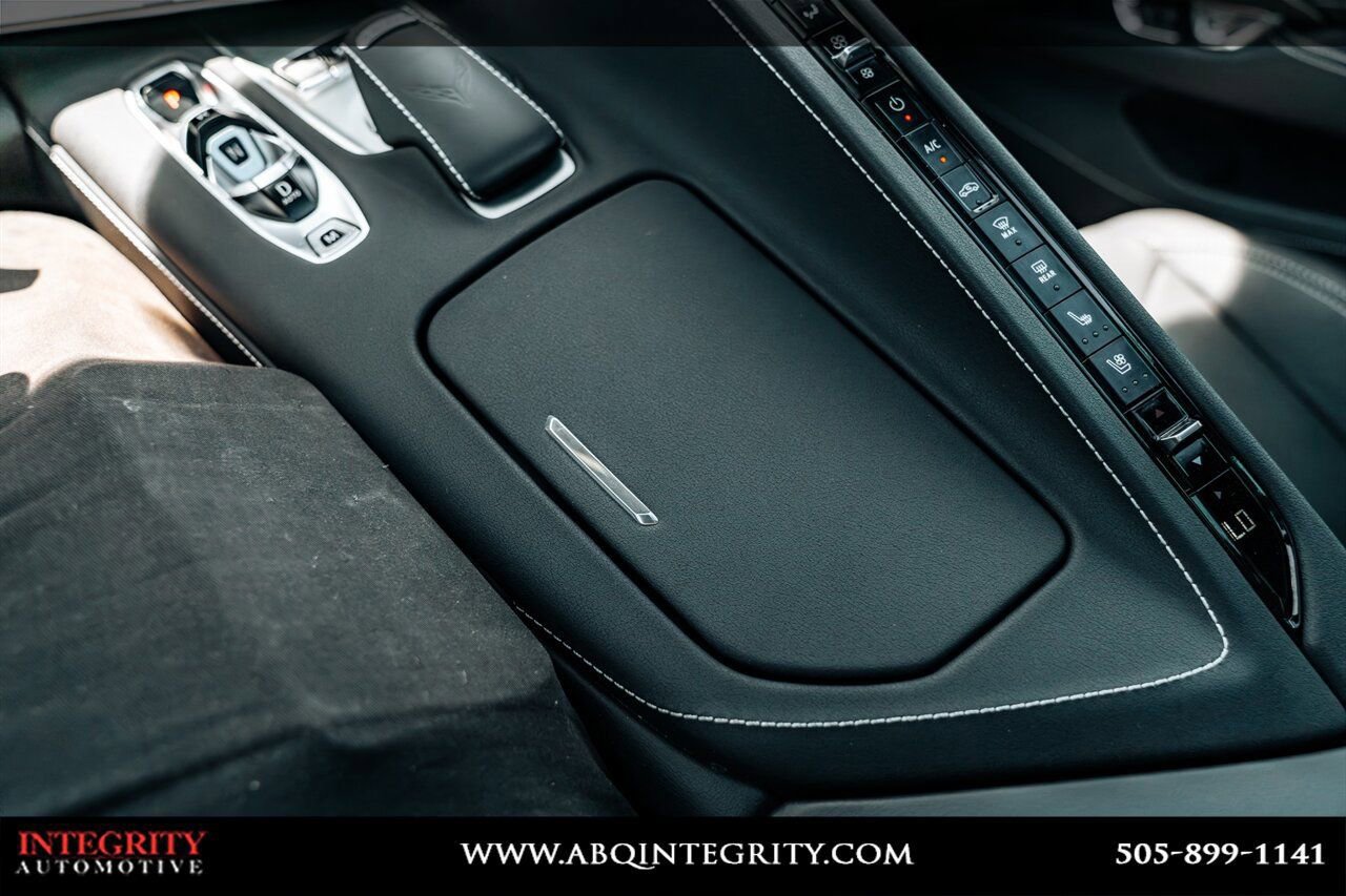 Used 2024 Chevrolet Corvette Stingray Preferred Cpe w/ Body-Color Dual Roof Package RWD image 40