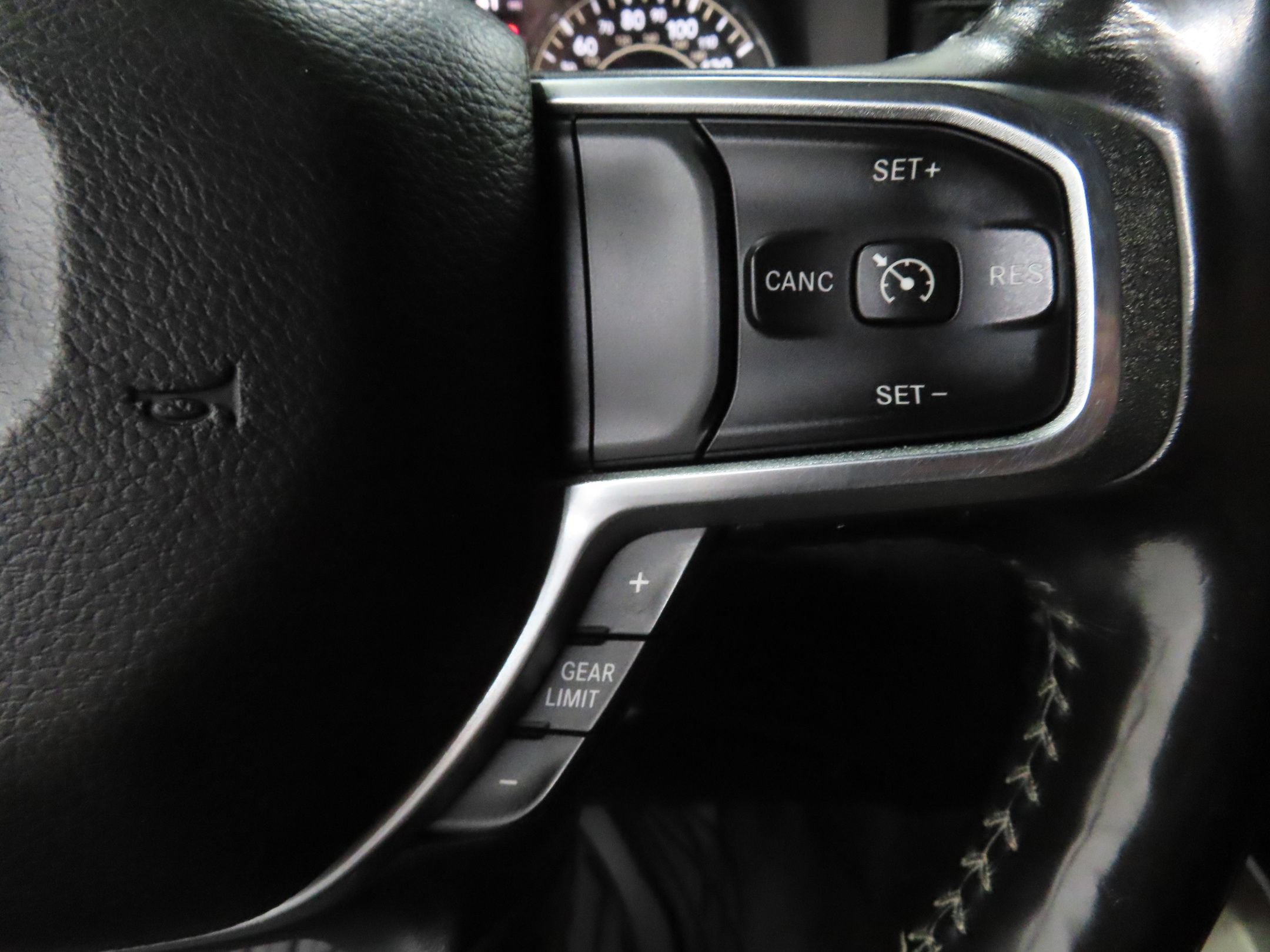 Used 2019 RAM 1500 Laramie w/ Sport Appearance Package AWD/4WD image 14
