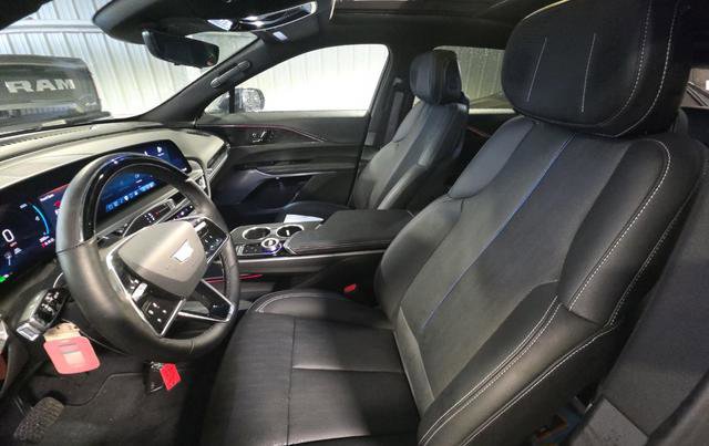 Used 2024 Cadillac Lyriq Sport AWD/4WD image 5