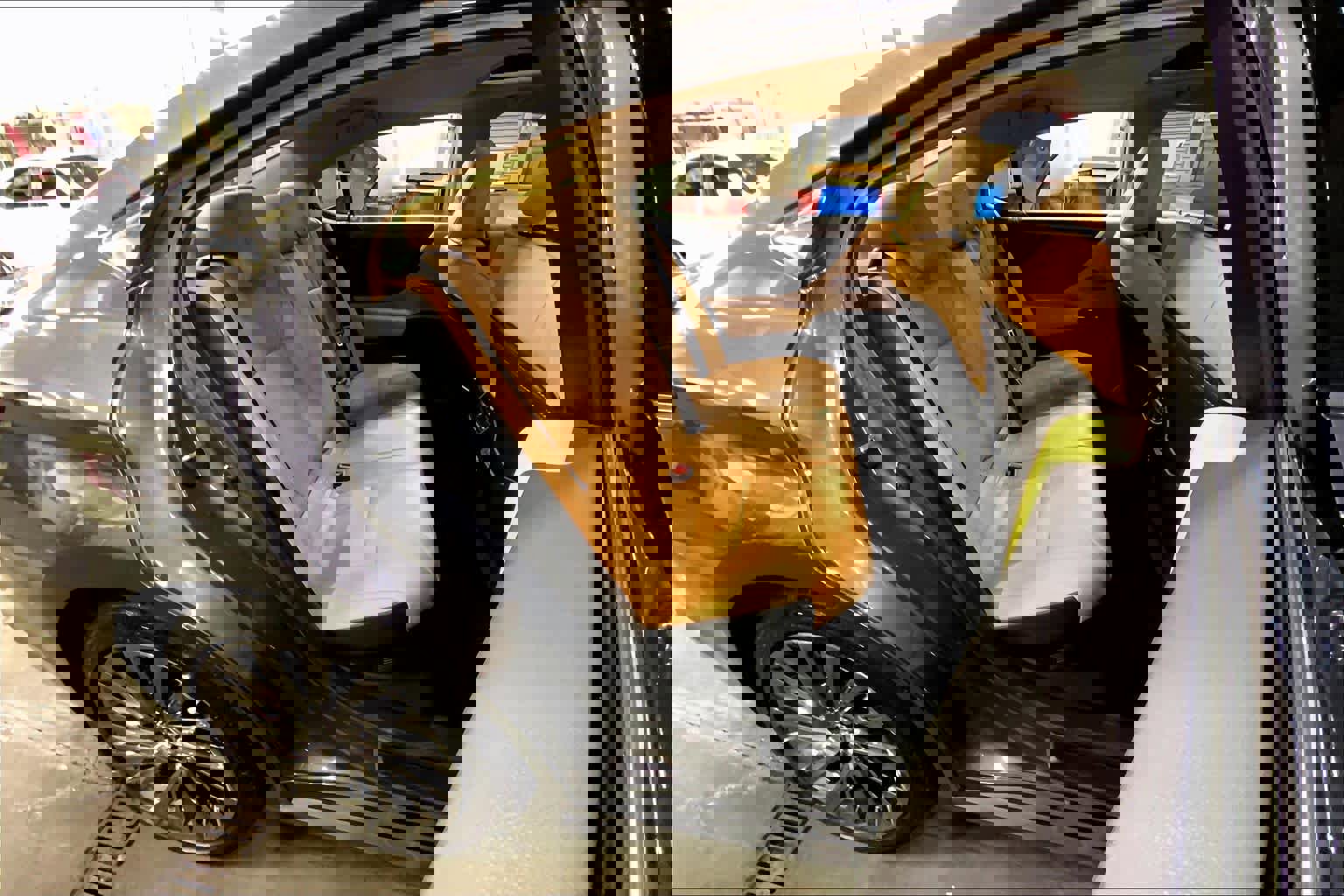 Used 2025 Lexus ES 300h w/ Luxury Package image 19