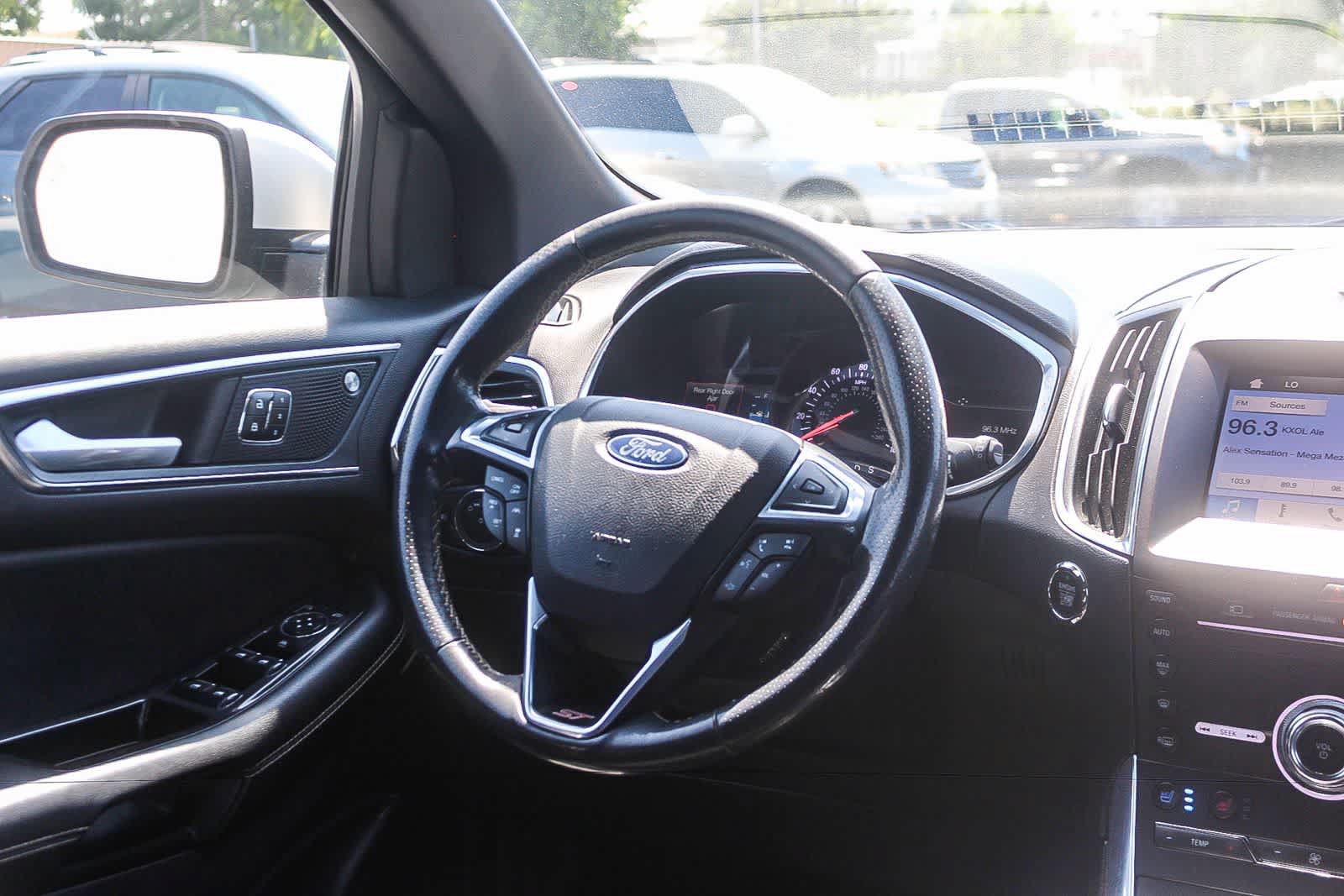 Used 2019 Ford Edge ST w/ Equipment Group 401A AWD/4WD image 19