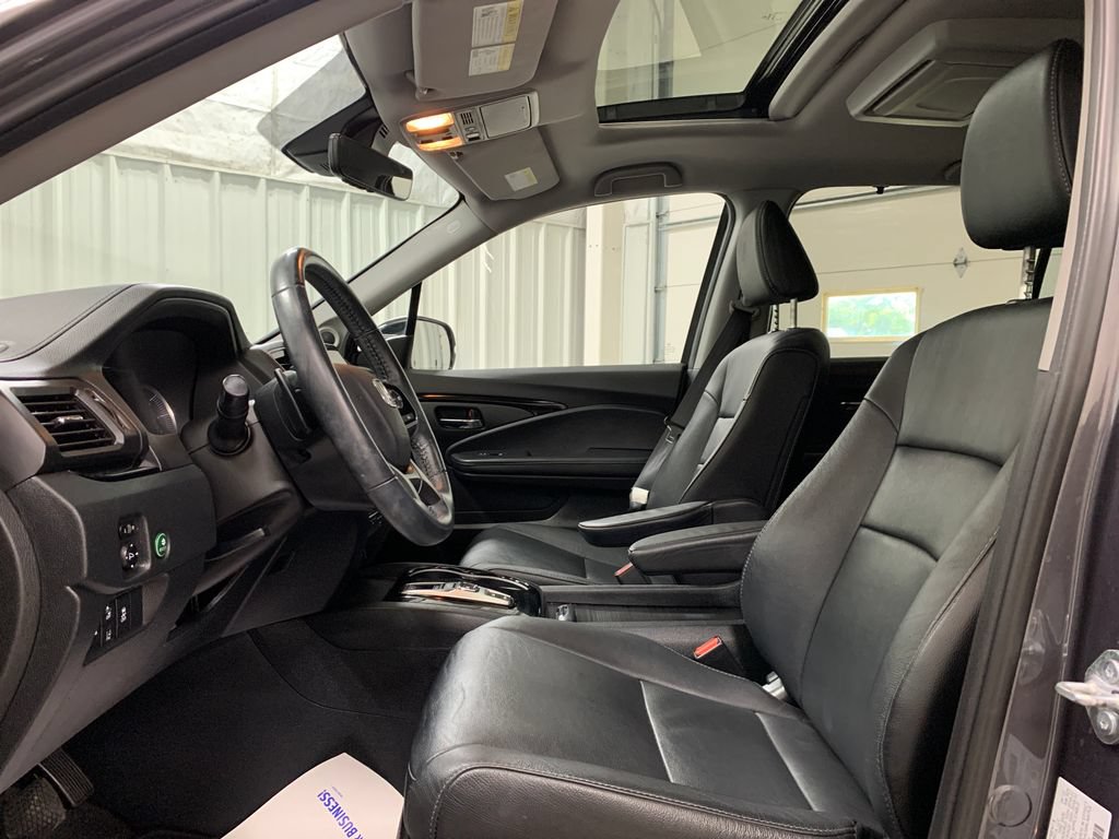 Used 2022 Honda Pilot Touring image 4