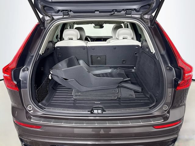 Used 2023 Volvo XC60 B6 Ultimate w/ Climate Package AWD/4WD image 32