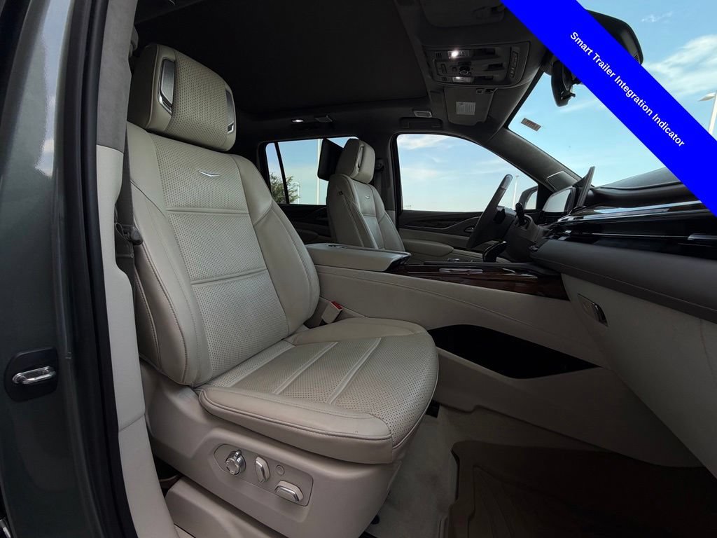 Used 2023 Cadillac Escalade ESV Premium Luxury Platinum AWD/4WD image 26