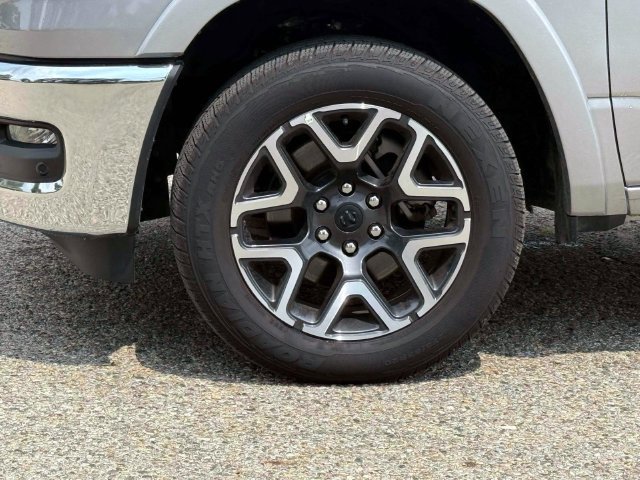 Used 2026 RAM 1500 Laramie AWD/4WD image 9