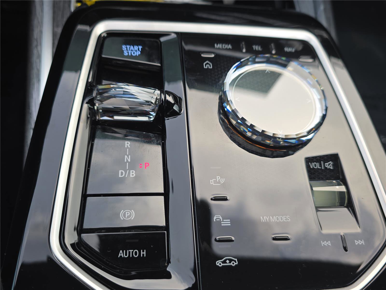 Certified 2025 BMW i7 xDrive60 w/ Executive Package image 21