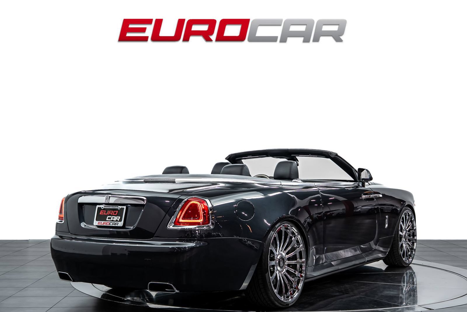 Used 2018 Rolls-Royce Dawn RWD image 6