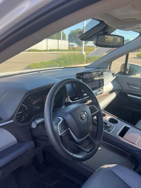 Used 2023 Toyota Sienna XLE image 14