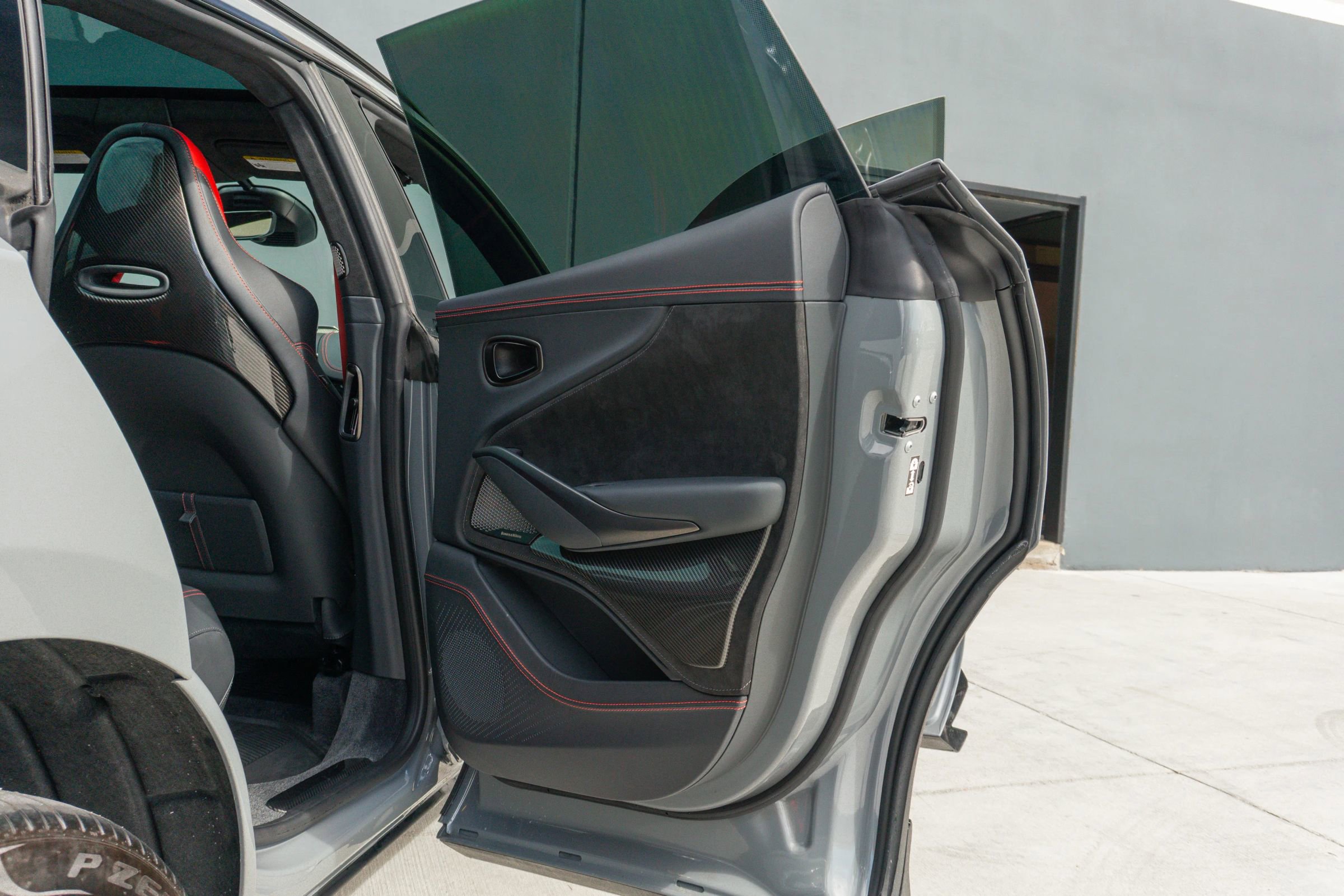 Used 2025 Aston Martin DBX 707 image 60