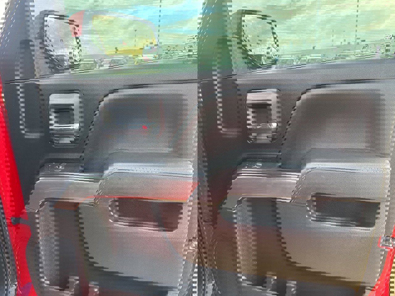 Used 2018 Chevrolet Silverado 1500 LT w/ LT Eassist Package image 9