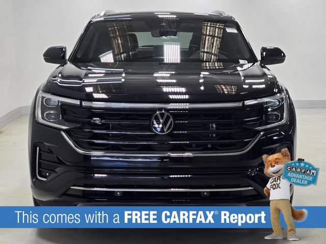 Used 2024 Volkswagen Atlas Cross Sport SEL R-Line AWD/4WD image 2