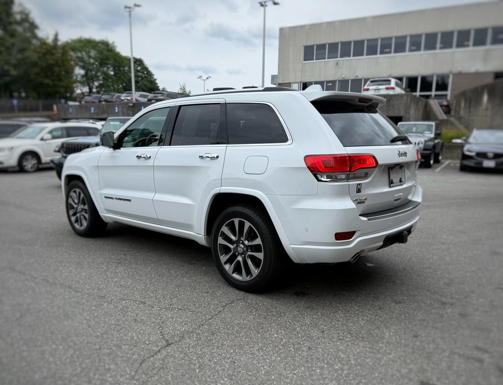 Used 2018 Jeep Grand Cherokee Overland AWD/4WD image 12