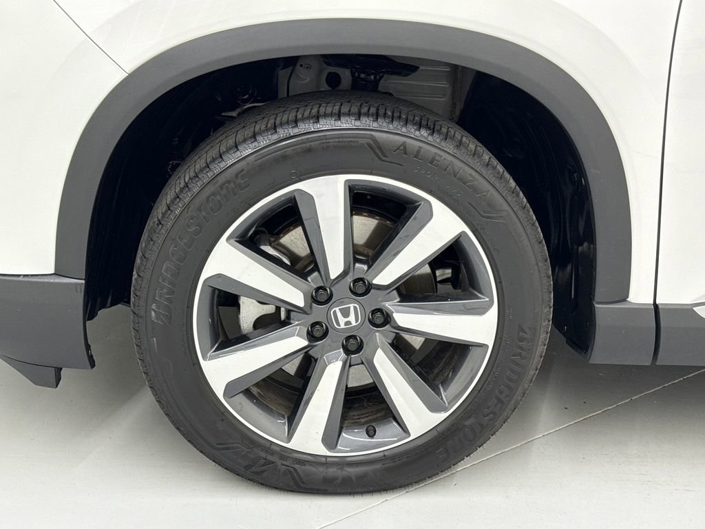 Used 2025 Honda Pilot Touring image 10