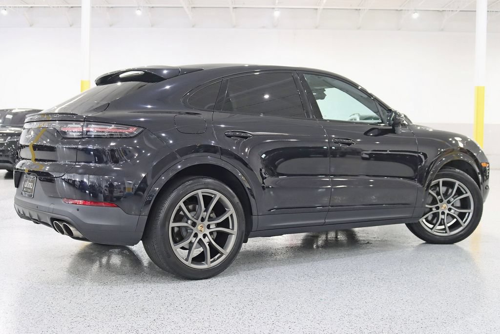 Used 2022 Porsche Cayenne S AWD/4WD image 9