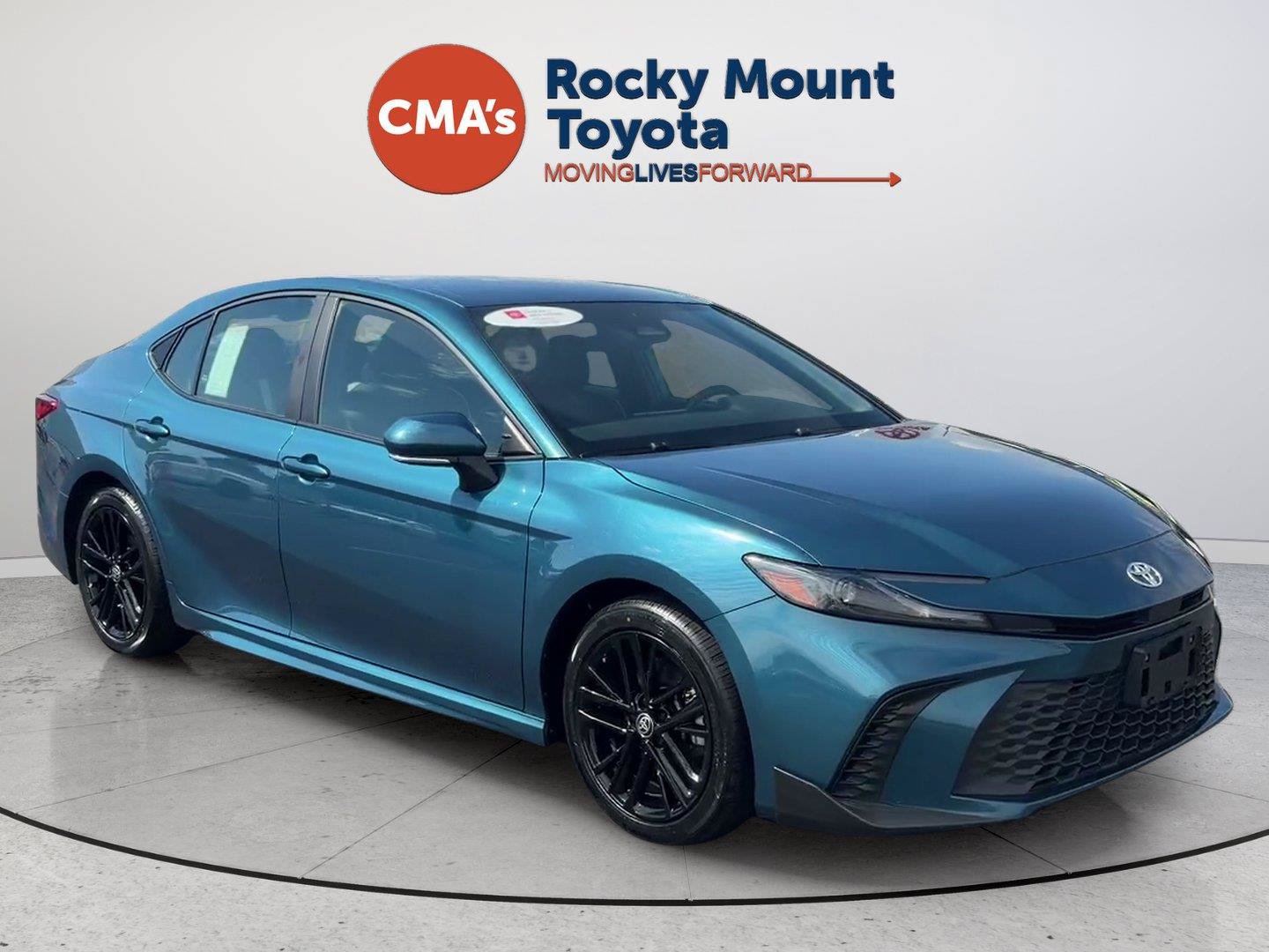 Used 2025 Toyota Camry SE FWD image 7