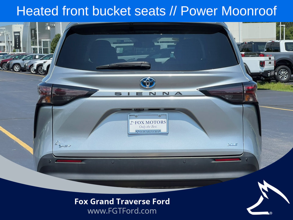 Used 2025 Toyota Sienna XLE FWD image 37