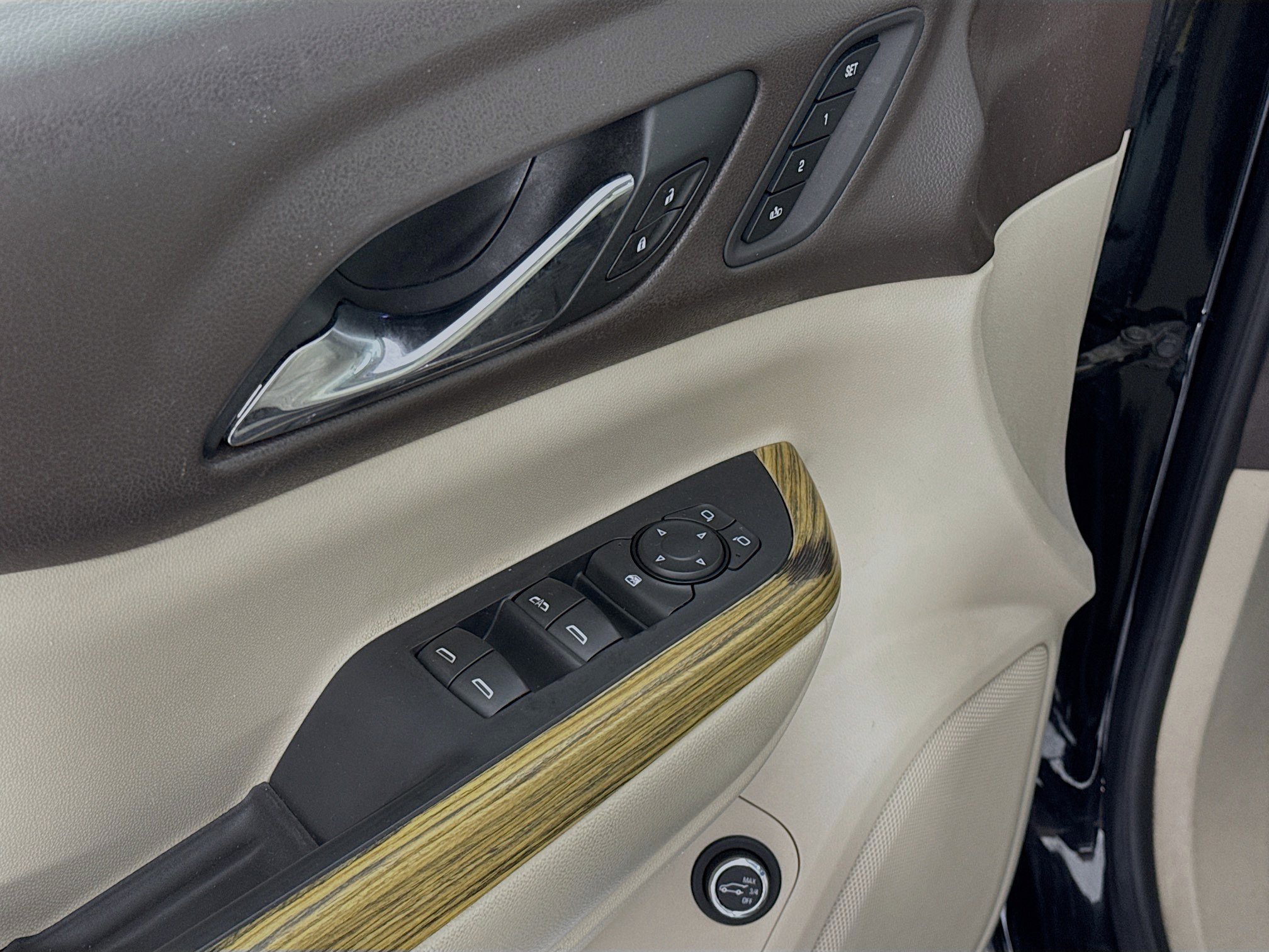 Used 2018 GMC Acadia Denali image 17