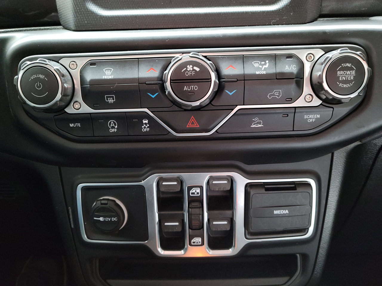 Used 2021 Jeep Wrangler Unlimited Sahara image 13