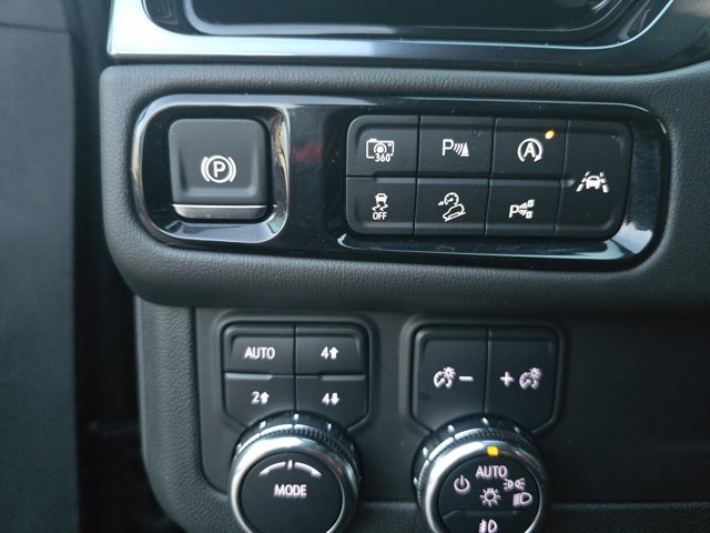 Used 2025 GMC Yukon AT4 image 26