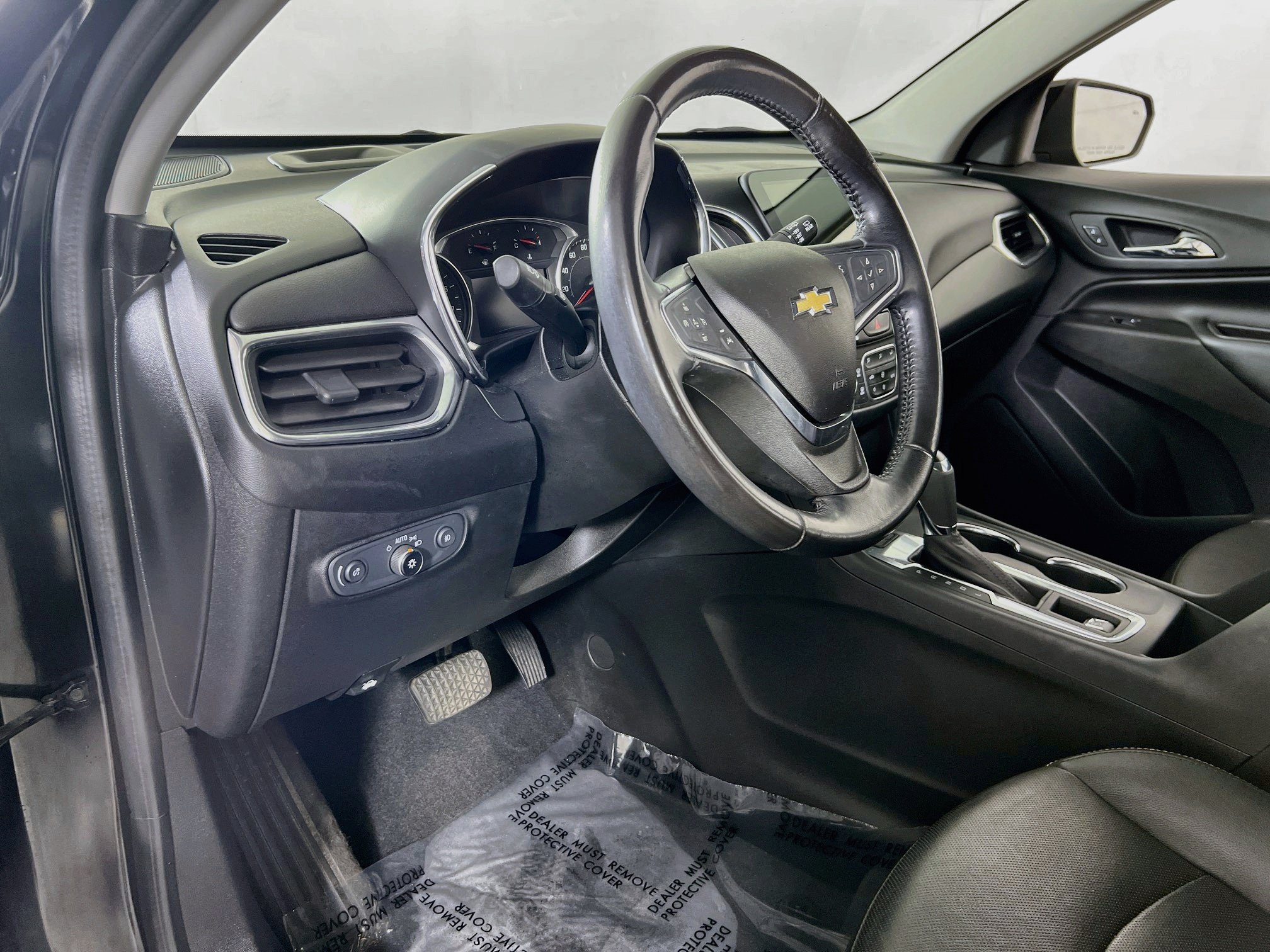 Used 2020 Chevrolet Equinox LT w/ Midnight Edition AWD/4WD image 9