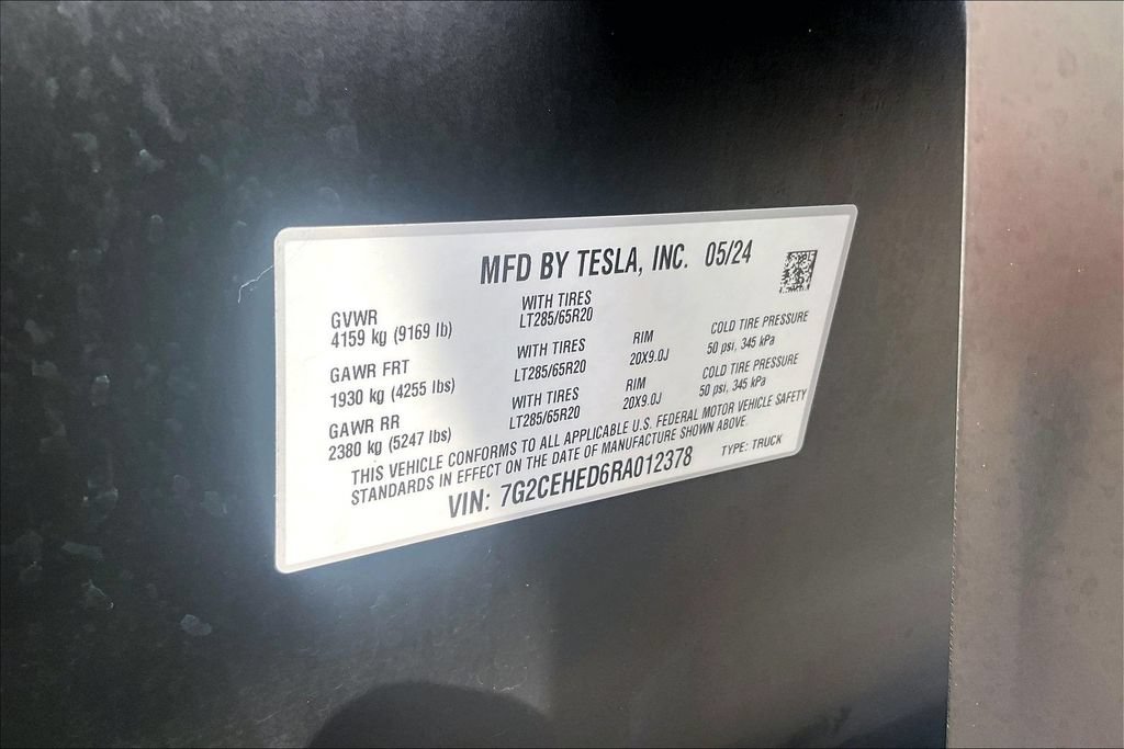 Used 2024 Tesla Cybertruck AWD Crew Cab image 32