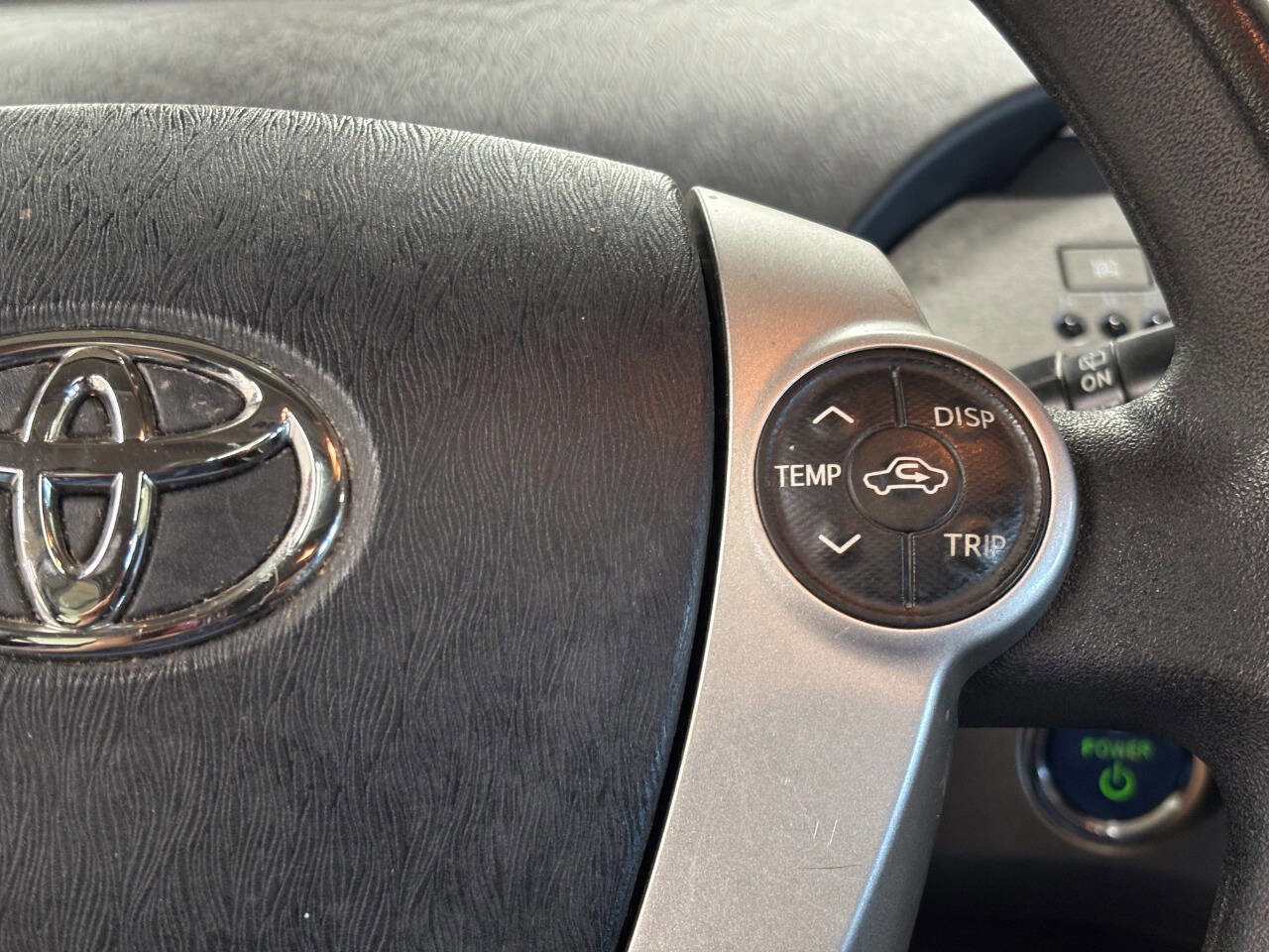 Used 2013 Toyota Prius Three w/ Solar Roof Pkg FWD image 29