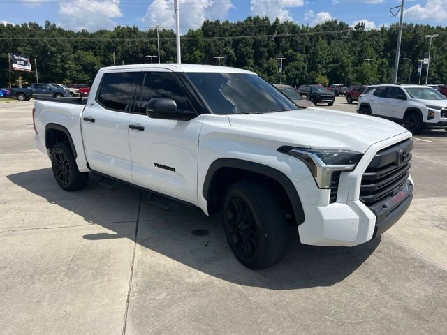 Used 2023 Toyota Tundra SR5 w/ SR5 Convenience Package AWD/4WD image 11