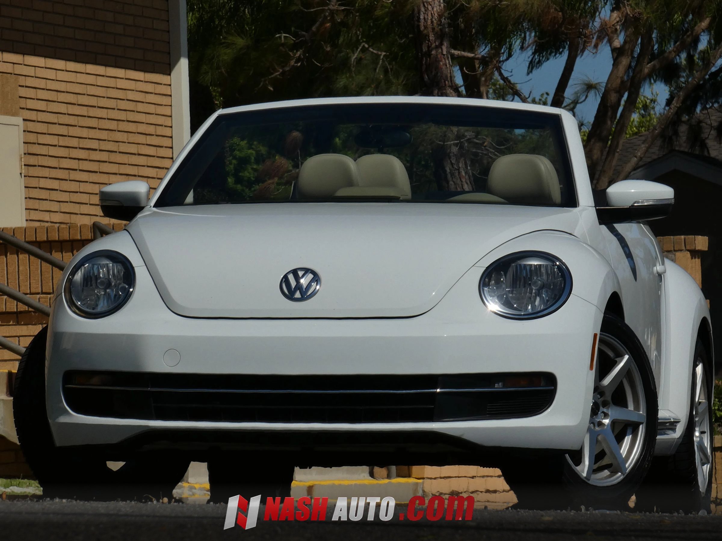Used 2014 Volkswagen Beetle TDI FWD image 2