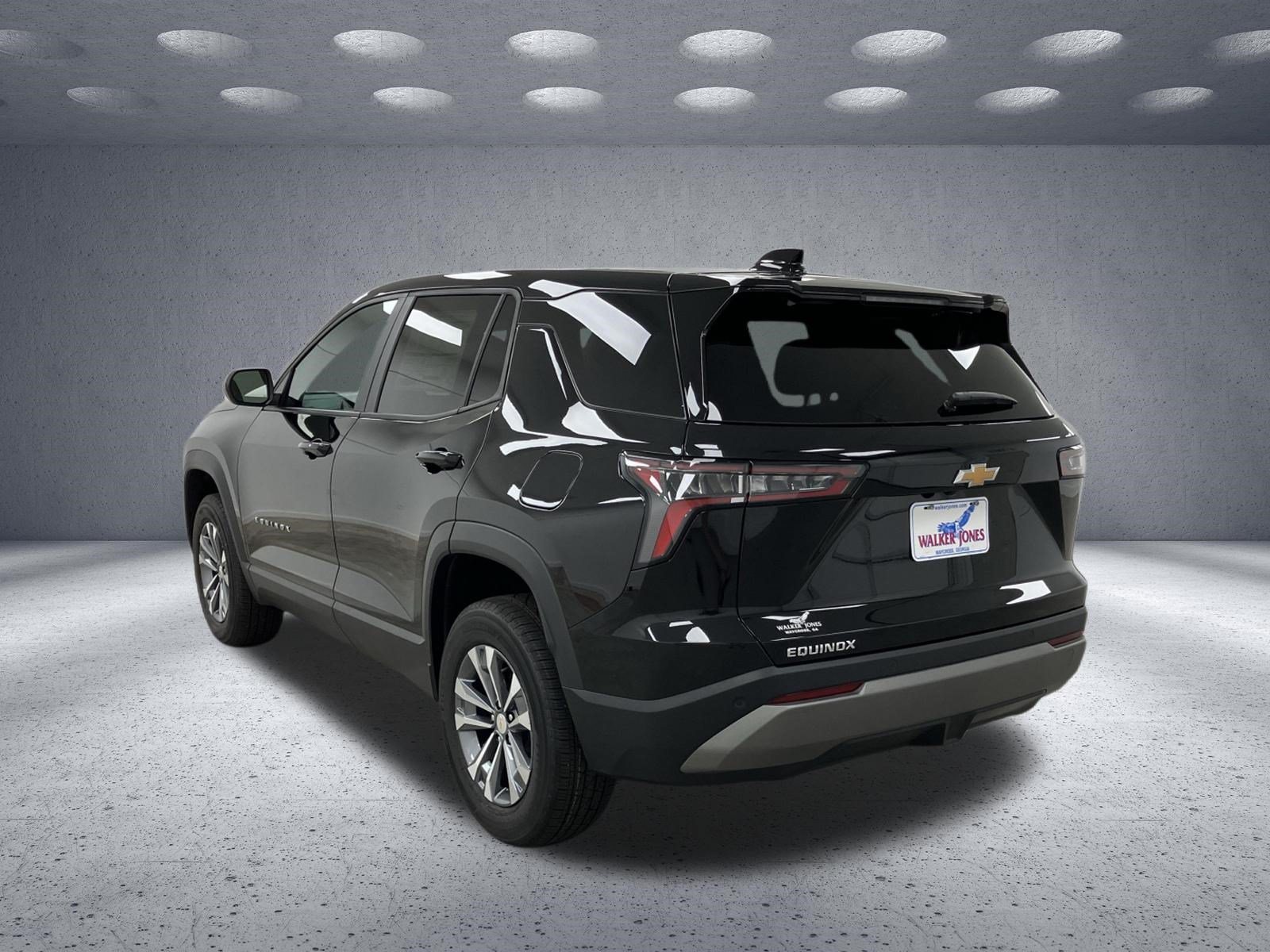 New 2027 Chevrolet Equinox LT w/ Convenience Package II FWD image 3