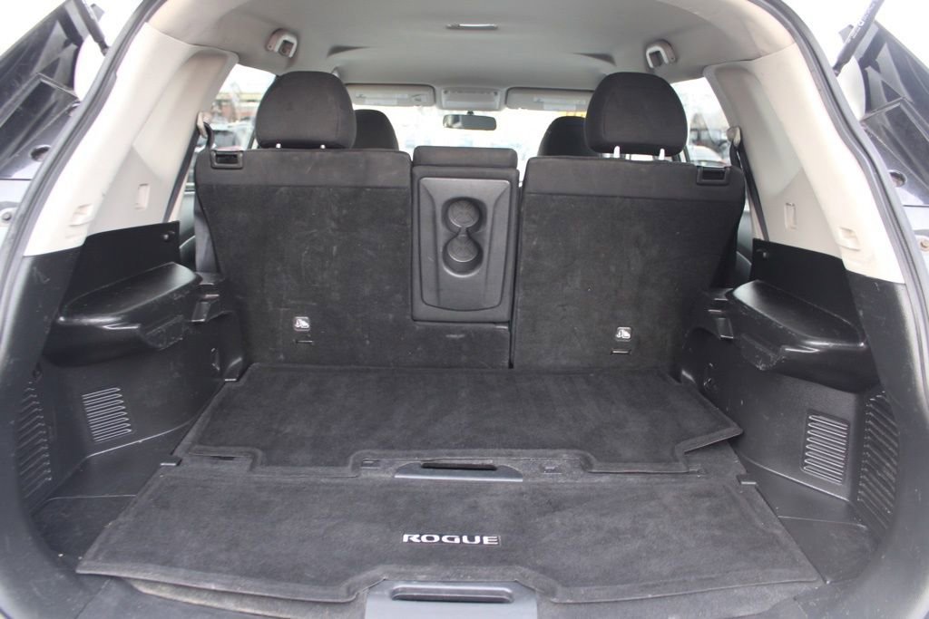 Used 2016 Nissan Rogue SV image 11