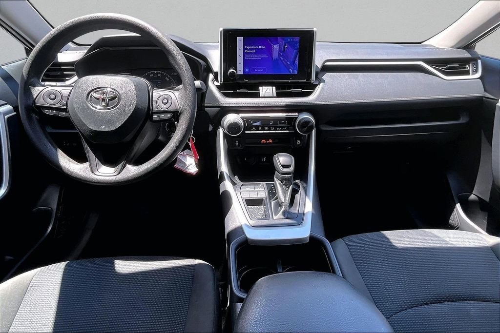 Used 2024 Toyota RAV4 LE FWD image 9