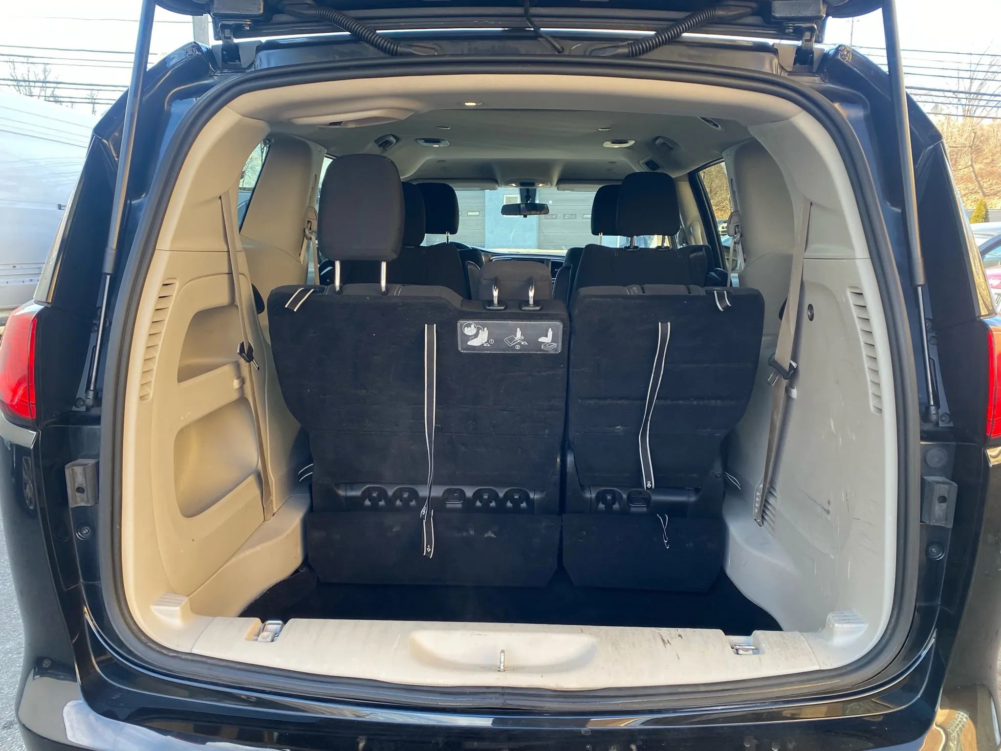 Used 2020 Chrysler Voyager LX w/ Cold Weather Group image 10