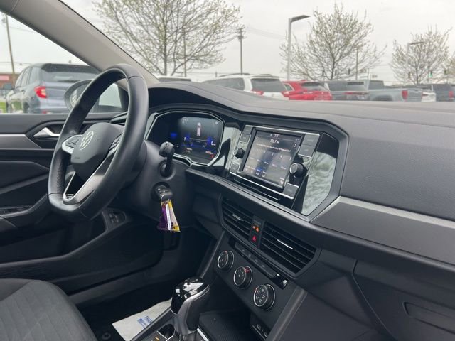 Used 2024 Volkswagen Jetta S image 32