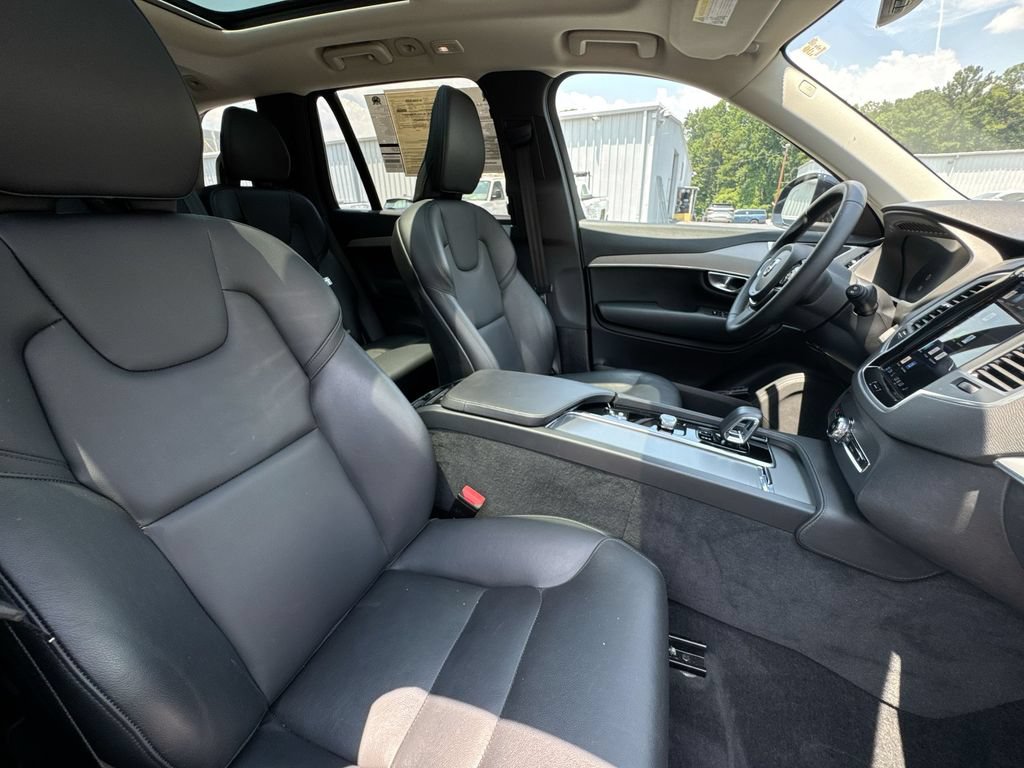 Used 2024 Volvo XC90 B5 Core AWD/4WD image 32