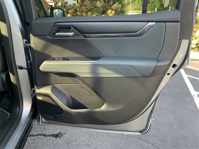 Used 2024 GMC Acadia AT4 w/ Luxury Package image 11