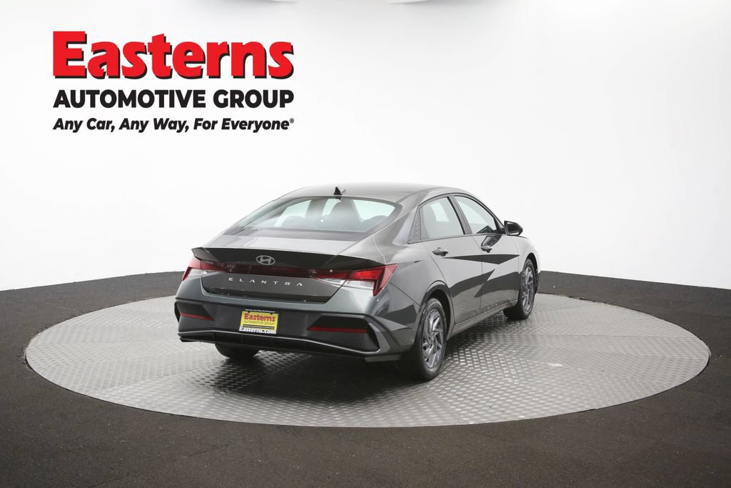 Used 2024 Hyundai Elantra SEL FWD image 38