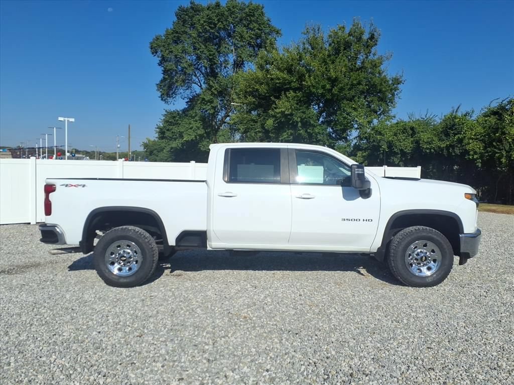Used 2022 Chevrolet Silverado 3500 LT w/ Convenience Package AWD/4WD image 2
