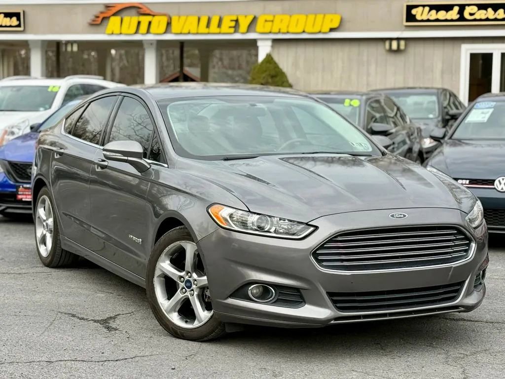Used 2014 Ford Fusion SE w/ Equipment Group 501A image 1