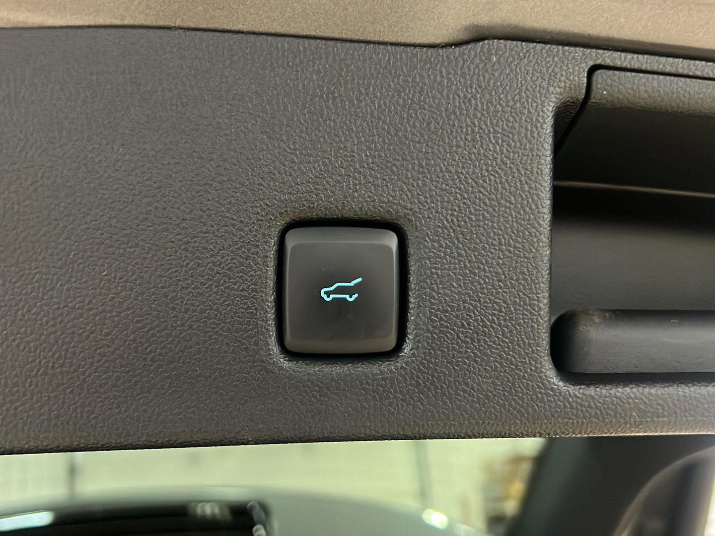 Used 2023 Ford Escape Active image 9