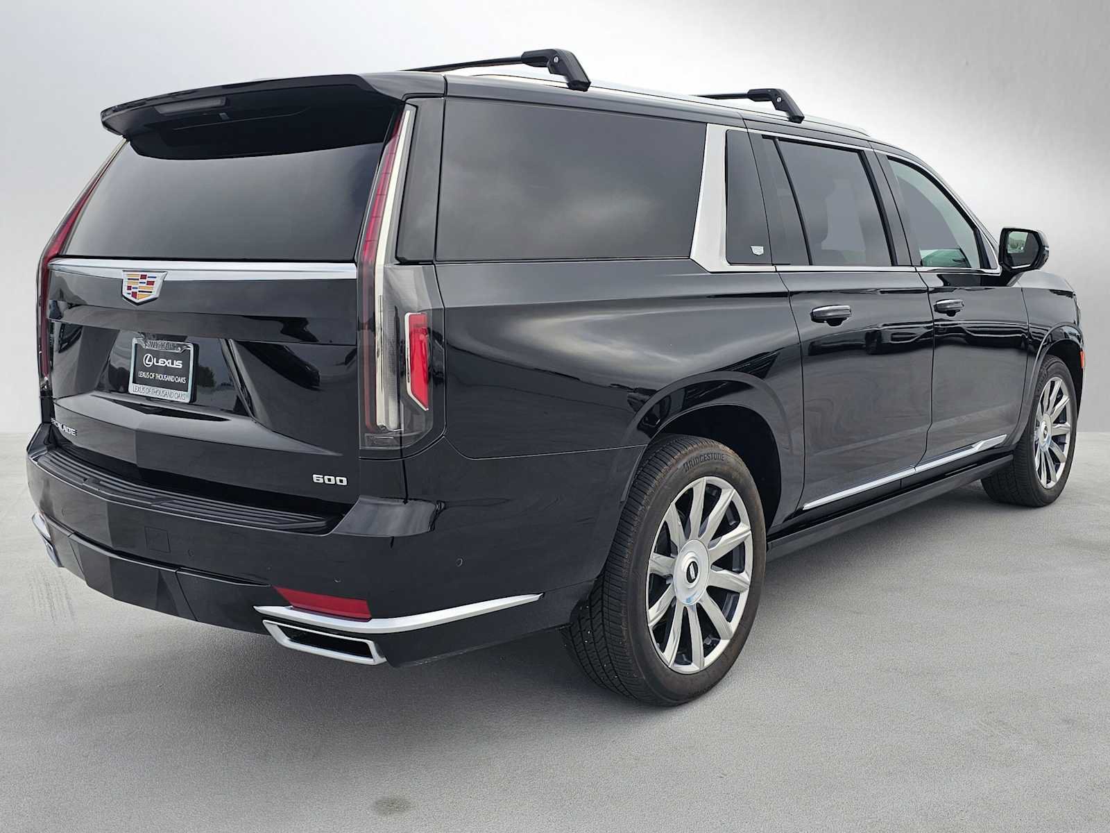 Used 2024 Cadillac Escalade ESV Premium Luxury Platinum AWD/4WD image 3