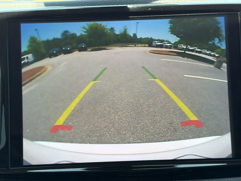 Used 2023 Chrysler Pacifica Touring-L FWD image 30