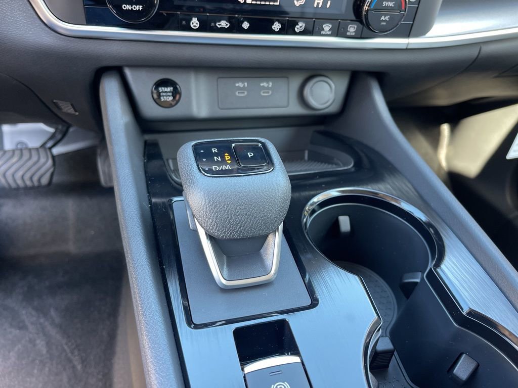 New 2026 Nissan Rogue SV AWD/4WD image 12
