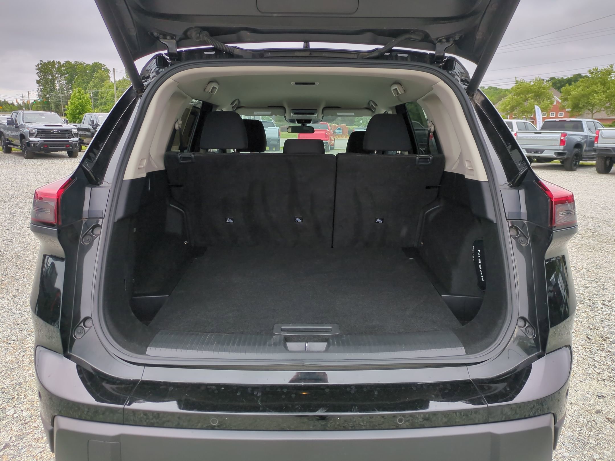 Used 2024 Nissan Rogue SV AWD/4WD image 29
